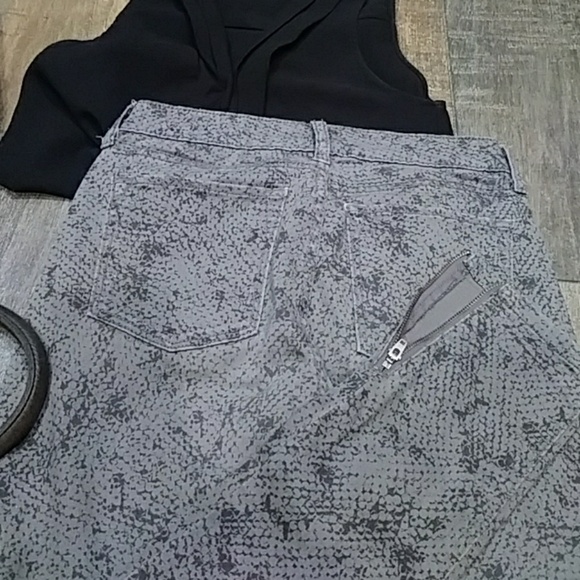 Banana Republic Skinny Fit pants - Picture 6 of 6